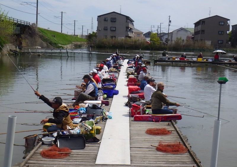 <p>超満員でしたが、納得のいく釣りができて満足でした。</p>
<h1 class="skin-entryTitle" style="font-size: 26px; margin: 0px 0px 20px; line-height: 1.4; color: #607374; padding-bottom: 15px; border-bottom: 1px solid #9e9e9e; font-family: -apple-system, BlinkMacSystemFont, sans-serif; background-color: #ffffff;" data-uranus-component="entryTitle"><a class="skinArticleTitle" style="background-color: transparent; text-decoration-line: none;" href="https://ameblo.jp/knokappa/entry-12962784023.html" rel="bookmark" aria-current="page" data-google-interstitial="false">色々試せて楽しかった～　in　佐屋川西の森</a></h1>
<p>#プロモーション<br />#マルキュー<br />#ダン</p>