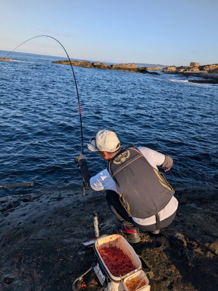 いいサイズの魚と格闘中